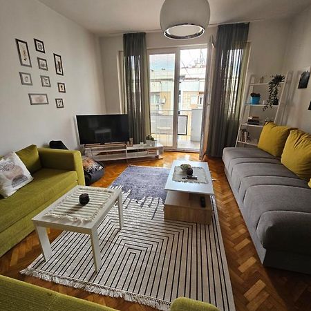 Cosy Apartment In The Heart Of Skopje Ngoại thất bức ảnh