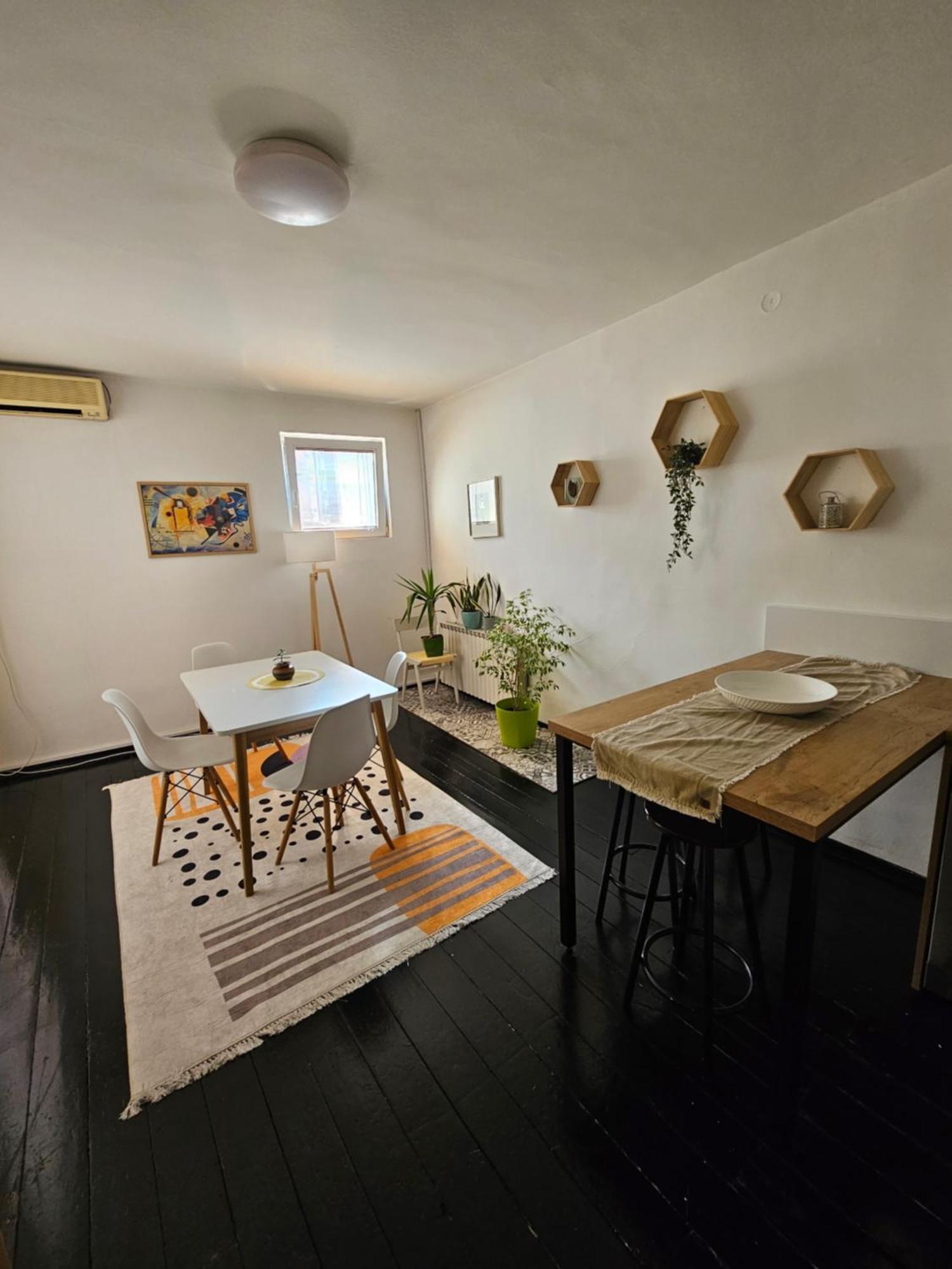 Cosy Apartment In The Heart Of Skopje Ngoại thất bức ảnh