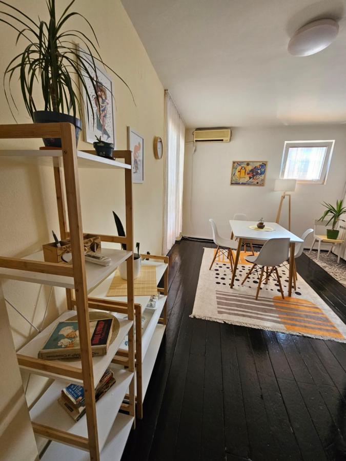 Cosy Apartment In The Heart Of Skopje Ngoại thất bức ảnh