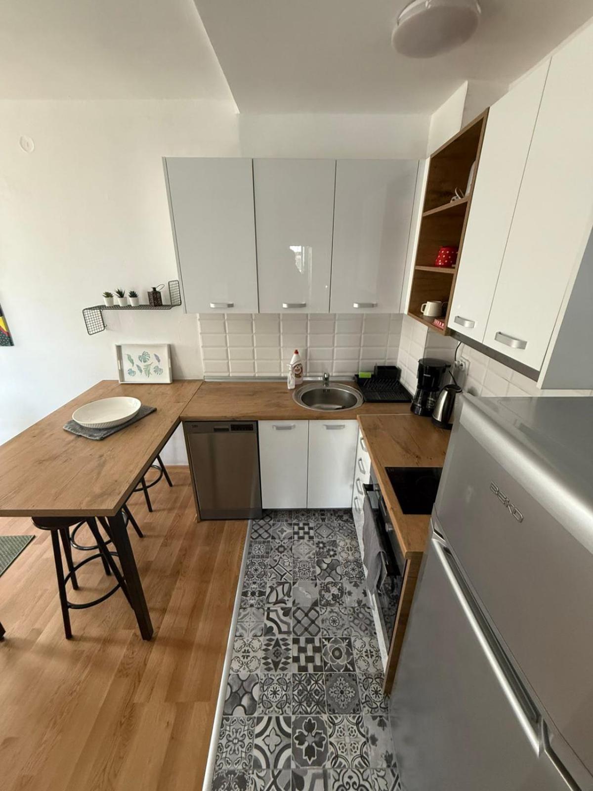 Cosy Apartment In The Heart Of Skopje Ngoại thất bức ảnh