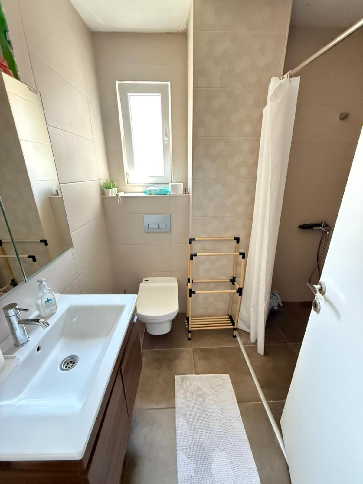 Cosy Apartment In The Heart Of Skopje Ngoại thất bức ảnh